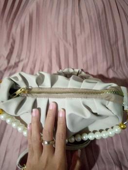 Product Review of Iznada Bags - Tas Selempang Wanita SYTA/ Tas Korean Style Mewah Bisa Sling Bag Shoulder Bag Cocok Acara Pesta  Resepsi  Kondangan Cewek from M**🏻 3
