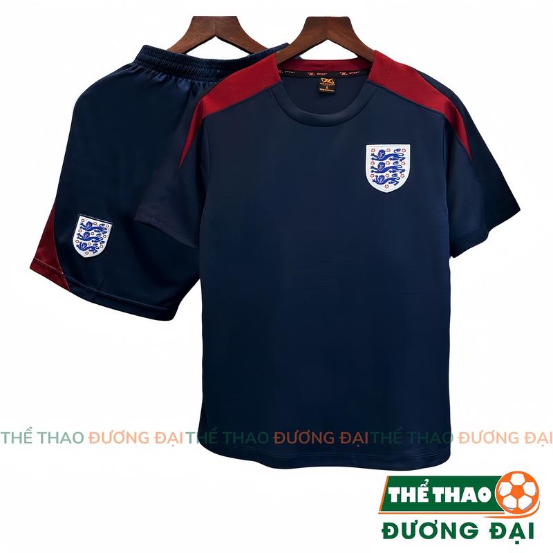 Quần Áo Bóng Đá ĐT Anh Xanh Đen Training Thun Mè S-COMF Thoáng Khí Thể Thao Đương Đại