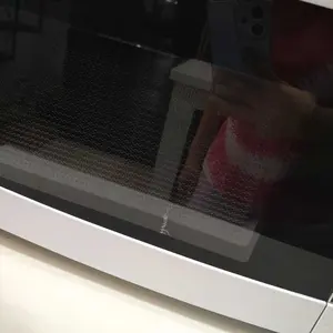 Microwave SHARP R-220MA-WH 20 Liter – Panas Cepat, Hemat Listrik, Panel Mekanis, Desain Minimalis, Garansi 1 Tahun