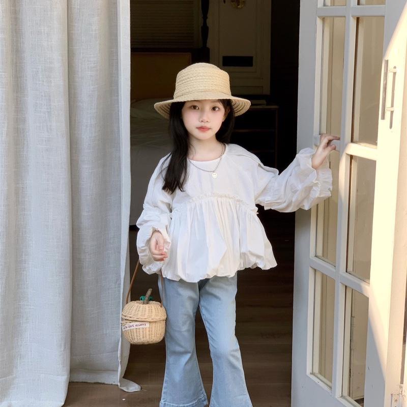 Shopmesockids Sét áo babydoll trắng mix quần jeans loe cho bé gái