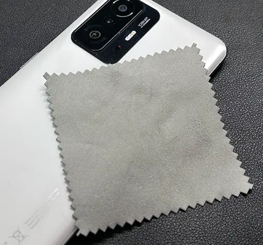 Khăn khô lau màn hình điện thoại khi dán số 2
