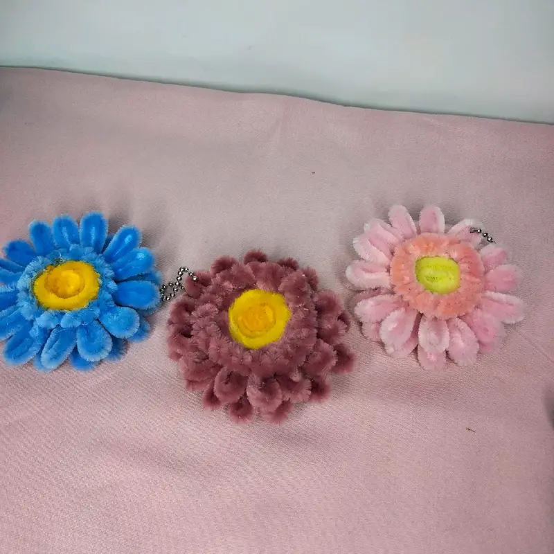 Ganci Bunga Garbera Kawat Bulu PipeCleaner 9x9 cm untuk Aksesoris Tas dan Gantungan Kunci 4