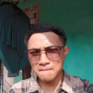 Kacamata Anti Radiasi Photocromic Pria Wanita Bisnis Bingkai Persegi