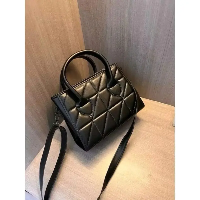 Tas Selempang Wanita Kekinian 2025 - Model Tote, Kotak, Bulat, dan Lainnya - Slingbag perempuan tasmurah berkualitas t as sexy warna 11 Bahu serut shouder bag Cewek sling bulu ketiak designer bags tascewe 2