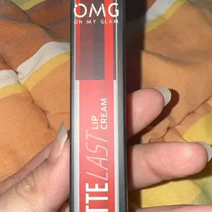 OMG OH MY GLAM Mattelast Lip Cream 2.9 g - Lip Cream Matte Tahan Lama & Ringan Bibir Lipcream Ombre Wanita Lipstik
