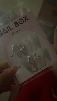 Product Review of (T-38)nail book thiết kế giá rẻ by chichi nail hút mắt mèo đính cham xinh lung linh from B**u 0