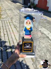 Gambar BONKA Piala Akrilik Wisuda Costum Nama Foto Logo Sekolah TK SD SMP SMA SMK Free Mika - Cowo dari Bonekahandmadesukasuka Kab. Sukoharjo 5 Tokopedia
