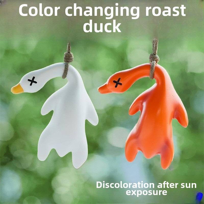 Product Introduction of Color-changing roast duck keychain & changes color when exposed to ultraviolet light, suitable for bag pendants and car pendants for decoration 1