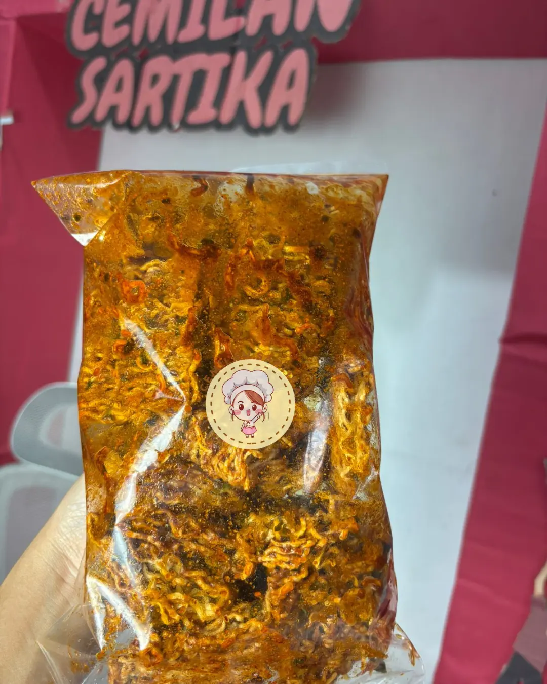 MIE KREMES CIKRUH PEDAS GURIH CEMILAN SARTIKA - 500GR