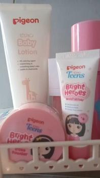 Product Review of Pigeon Teens Bright Heroes Moisturizer 50 ml 20 ml | Perawatan Muka Wajah | Pelembab Wajah | Mencerahkan Kulit Muka Anak Remaja Niacinamide from E**a 0