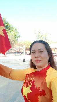 Product Review of Áo dài sao vàng hàng thiết kế nhiều mẫu họa tiết đẹp và sang trọng, giá tại xưởng Áo dài may sẵn Khả Trang AODAIVN thiết kế dành cho nữ from T**y T**y 0
