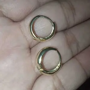 【Sktlz Barang akan dikirim dalam 24 jam】Anting Wanita Minimalis dan Elegan dengan Gaya Retro Eropa-Amerika, Logam Perak Bentuk Oval Sederhana, Berkelas dan Berwibawa