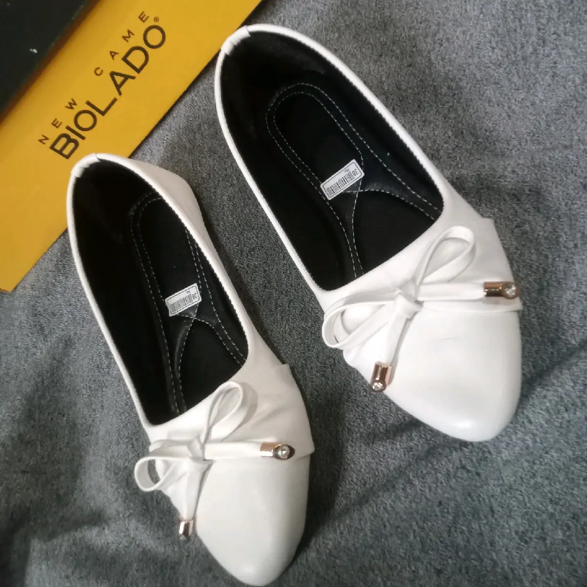 Sepatu Wanita Flatshoes Casual Fantopel Hitam Putih Cewek Jnh colection empuk Kerja flat  shoes flat  shoes flat  shoes flat  shoes