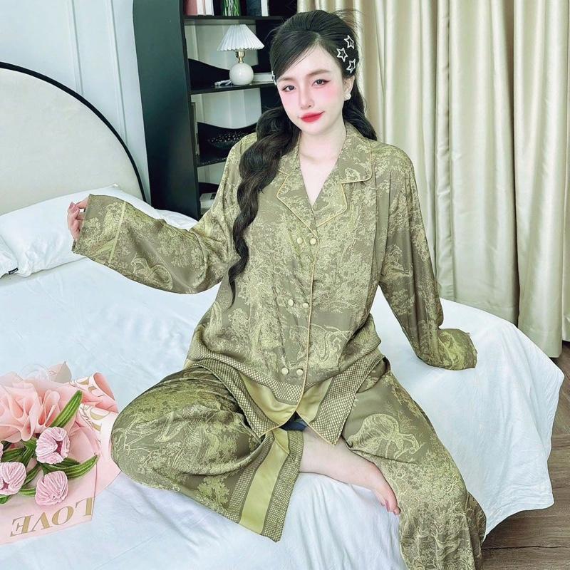 Đồ Bộ pijama lụa latin hoạ tiết rừng màu xanh rêu cải chua sang trọng bigsize từ 60 đến 90kg