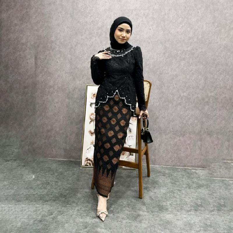 Debatik - Setelan Kebaya Batik Couple Kemeja Lengan Panjang Batik Katun Prada Atasan Kebaya Brukat Premium Lapis Furing Full Payet Mewah Simple Kebaya Kondangan Outfit Lamaran 2025 Wanita Baju Pasangan Pesta Sarimbit Brokat Wisuda Celana Polos Keluarga 2