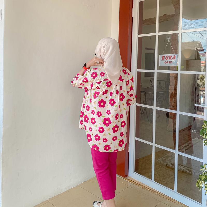 Zanica blouse pink  big flower 3
