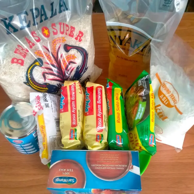 Paket Sembako Hemat B2 dengan Tepung Terigu, Susu Bendera, Teh Celup, Minyak Goreng, Mie Instan, dan Beras 2