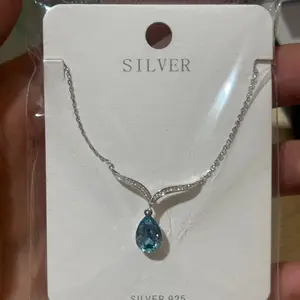Kalung akuamarin alami murni 925, rantai selangka, desain orisinal untuk wanita, hadiah yang bergaya dan sederhana.