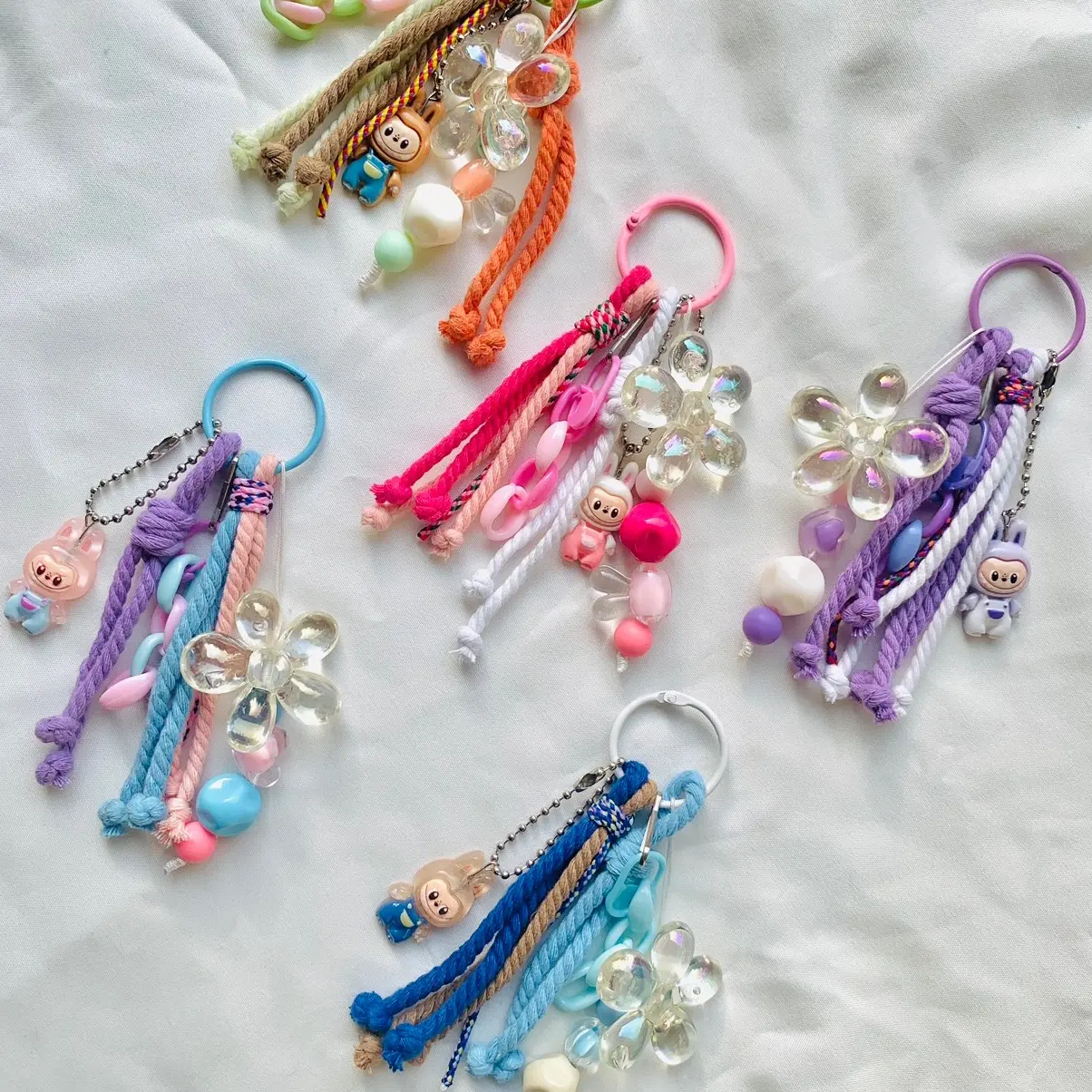 KEYCHAIN LABUBU / GANGUNGAN LABUBU / MANIK LABUBU / LABUBU LUCU / GANTUNGAN LABUBU macaron secret boneka running pita guitar