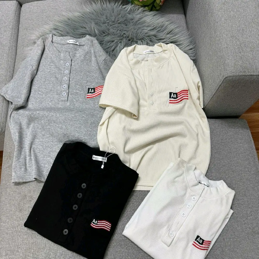 (ÁO CỔ TRỤ)Áo thun Nữ CỔ TRỤ babytee THÊU LÁ CỜ A hot trend 2025(ÁO FORM VỪA) TG.06