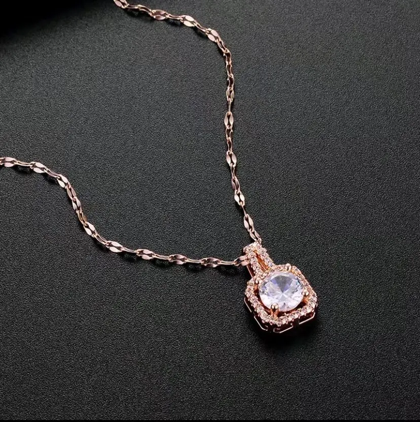 Kalung Titanium Wanita Lionting Persegi Full Diamond Mewah Anti Karat Dan anti luntur