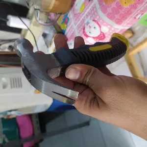 Palu Cakar Mini Pegangan Terisolasi Palu Cakar Kecil Portabel Baja Karbon Tinggi Multifungsi