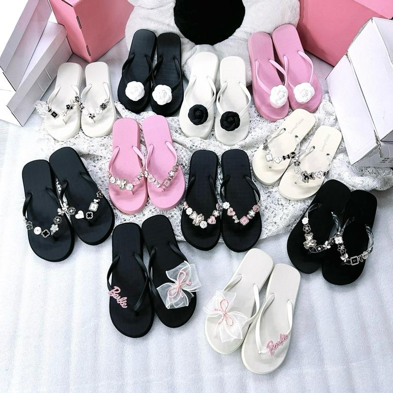 [SiMêShop] DÉP KẸP SANG CHẢNH 2025 ( CHARM & HOA TRÀ ) - DÉP NỮ - DéP Shoes Women - Xỏ ngón gót 2 dep kieu hot đi biển vip có đính xinhlung xinh déplê giay depsieuben tông mềm