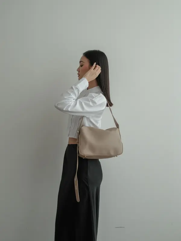 DIKAU - GOU MEDIUM BAG - TAS SELEMPANG WANITA 3