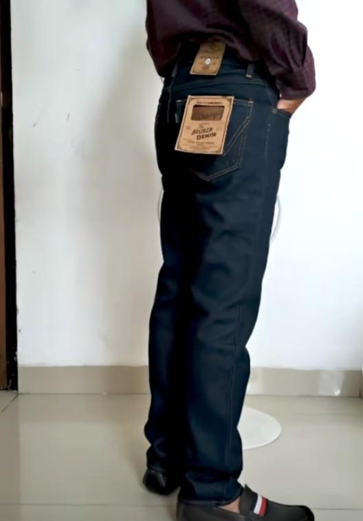 Product Introduction of Celana Jeans Standart Wr4ngl3r Pria/Celana Reguler Pria Size 27-38/Celana Panjang Pria High Quality Denim Standar Straight 3