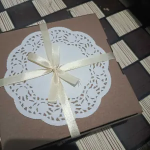 kado/hampers/Gift box coklat dan pocky ulang tahun, valentine ,graduation,anniversary , dll  free kartu ucapan