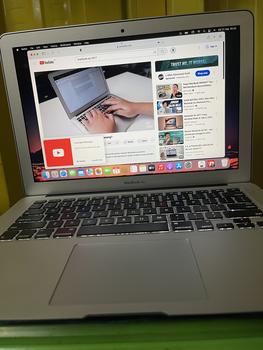 Product Review of LAPTOP MB AIR 2017 LAYAR 13iNCH CORE i5 RAM 8 SSD 256 GB from P**i 0