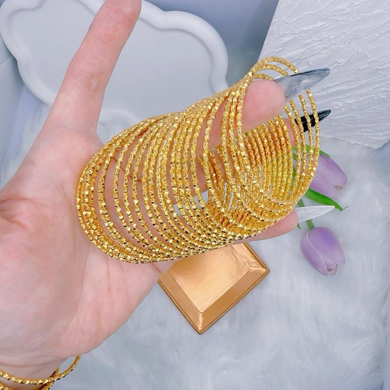  Bộ trang sức vòng 7 chiếc mã chạm kimcương  dạng nong không khoá  titan không đen bền màu không kiêng nước 