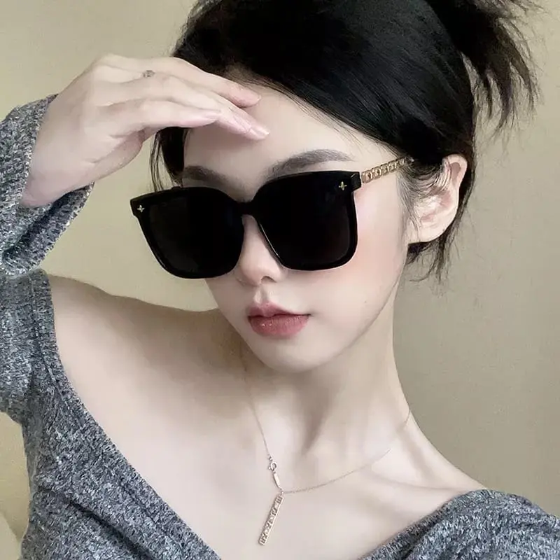 BISA COD Kacamata Hitam Bingkai Persegi Fashion Untuk Wanita Bahan Metal Premium Rantai UV Sunglass IMPORT W15963 1