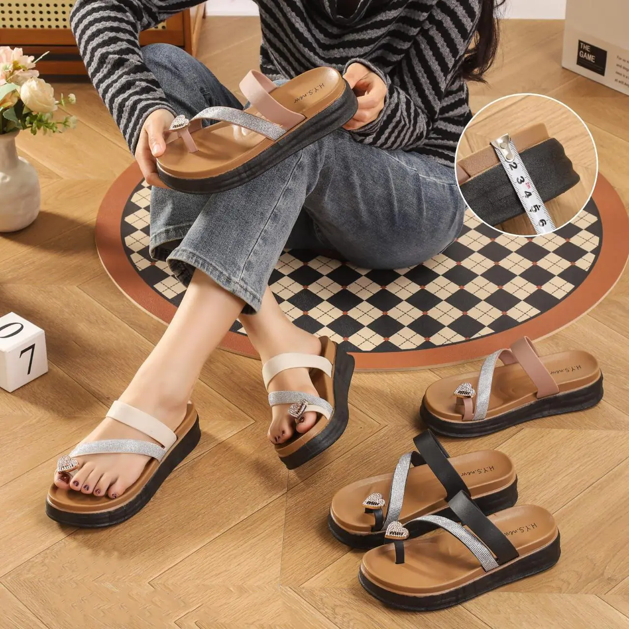 Sandal Wanita Sendal Selop Glitter Jempol Bahan Karet PCU Elastis Empuk dan Ringan , Gaya Kekinian Shoes