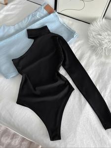 Mono ajustado sin hombros para mujer, diseño casual y sencillo, de corte ajustado, ideal para uso diario