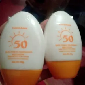 SPF50+ Sunscreen Wajah Sunblock Wajahdan Badan 50g Refreshing Non-GreasySUNBLOCK TABIR SURYA & AFTERSUN TabirSurya Pelembab Dan Pelindung Kulit WhiteningSunscreen UV Protection Premium Lotion sunscreen