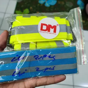 Gelang Lari Reflektor Nyala di Malam Hari Armband & Kaki Reflektif untuk Jogging Sepeda Safety Hijau Neon Oranye Putih Adjustable Bahan Elastis Reflektif