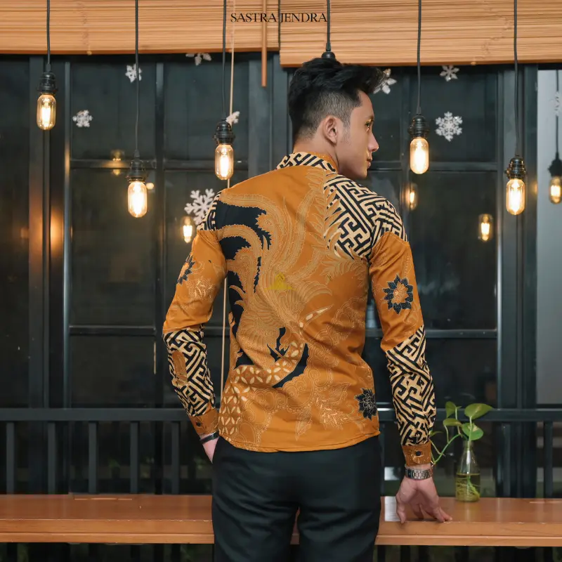 Batik Sastra Jendra. Kemeja Batik Pria modern Motif Barcode 3