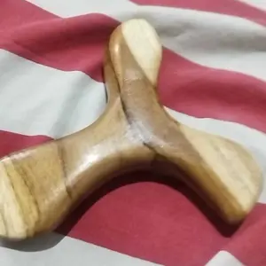 Alat Pijat Telapak Kaki Tangan Refleksi Urut Kerokan Badan Masuk Angin Pijet Reflexi Totok Pijit Repleksi Pemijat Manual Tradisional Segitiga Kayu