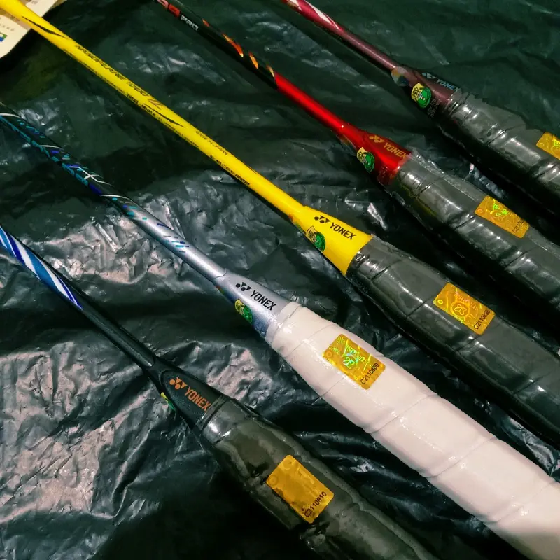 RAKET BADMINTON YY GRADE ORIGINAL 30-32 LBS FREE TAS DAN GRIP 2