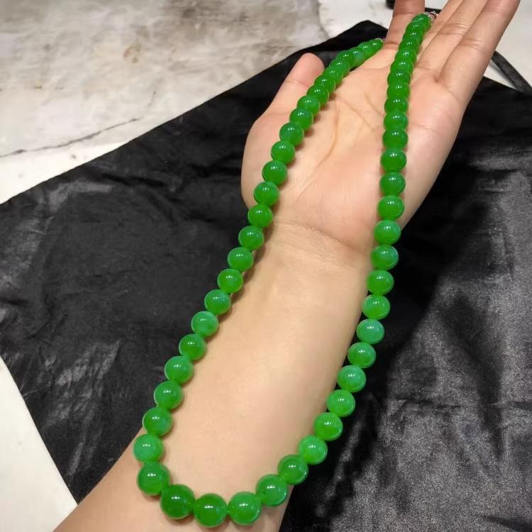 Product Introduction of Authentic Myanmar Jade Necklace Ice Sticky Seed Zhengyang Green Jade Bead Necklace Imperial Green Full Green Handstring Bracelet 2