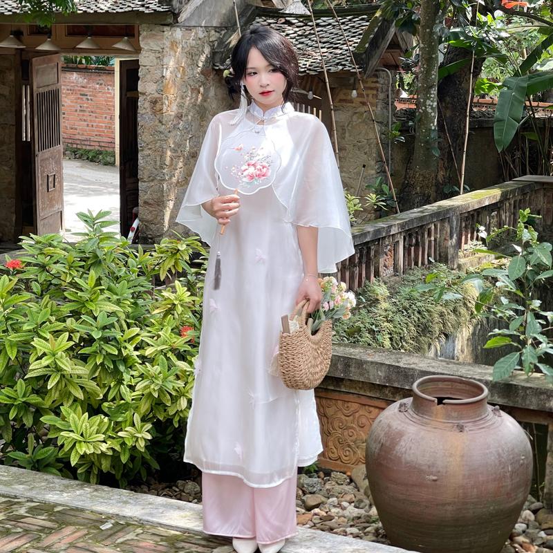Set áo dài cổ yếm tơ óng đính bướm kèm áo khoác choàng và quần lụa 24FebStudio AD17