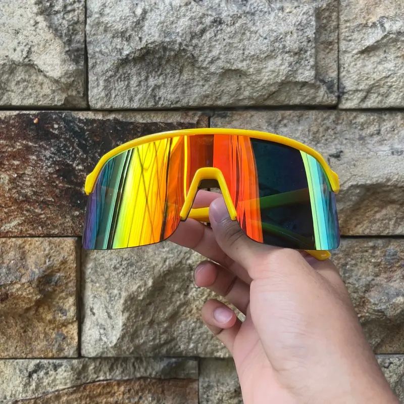 Kacamata Olahraga Anti-UV Warna Kuning - Model Terbaru 1