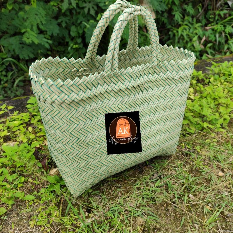 Tas anyaman polos tanggung 2