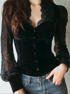 Camiseta ajustada de manga larga con encaje y botones decorativos, estilo casual elegante para primavera y otoño, top de moda para mujer