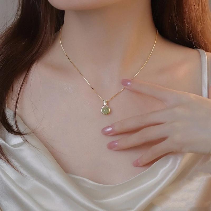 Product Introduction of 2024 New Fashion Trend Elegant and Simple Versatile Collar Chain Necklace for Women 3