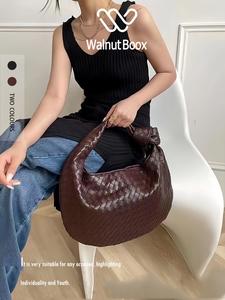 กระเป๋าวินเทจทอมือ! ใช้ได้ทั้งแบบสะพายข้างและสะพายไหล่เดียว ความจุขนาดใหญ่ สามารถใส่แท็บเล็ตขนาด 13 นิ้วได้