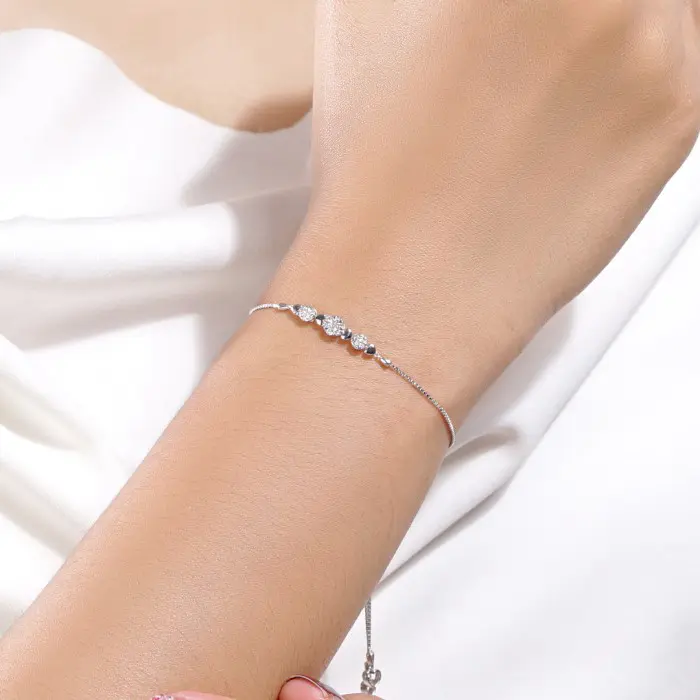 Diamond Pavilion Gelang Emas Batu Berlian Jovanka Bracelet 1