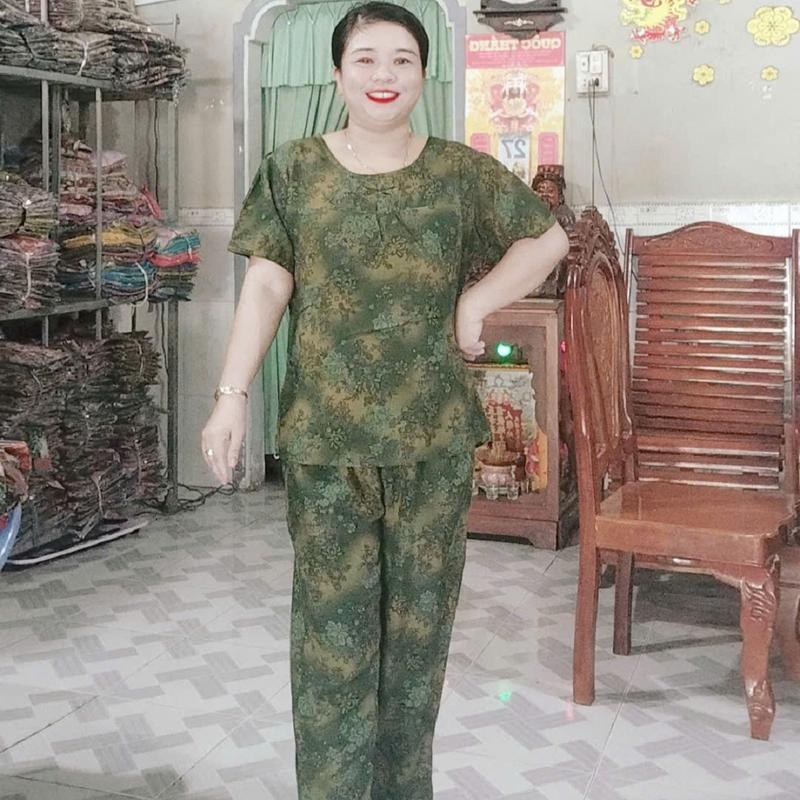 ĐỒ BỘ TRUNG NIÊN TOLE LANH TÔN NHUNG 9 TẤC TAY NGẮN CỔ TRÒN CHO MẸ VÀ BÀ CÓ NHIỀU HOẠ TIẾT MÀU SẮC KÍCH THƯỚC 50-92KG DỄ GIẶT PHÙ HỢP CHO CÁC DỊP THÔNG THƯỜNG