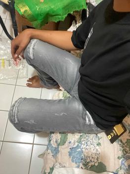 Product Review of 27-33 CELANA JEANS PANJANG ABU SOBEK PAHA BLACK VIPER   Melar Slim Fit Skinny Stretch Denim Lembut Pria Tebal from z**🏻 0